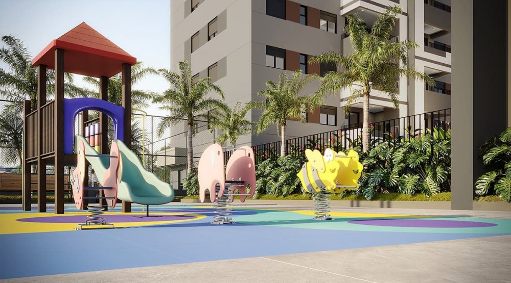 Playground colorido com escorregador e gangorras de mola no térreo